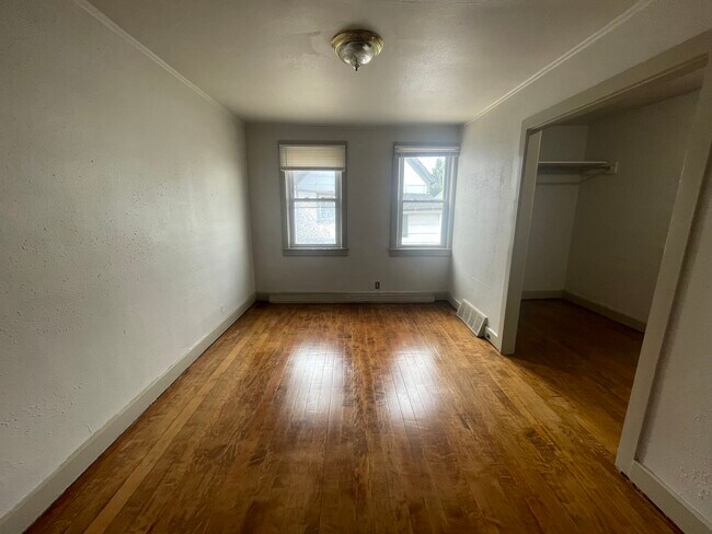 Foto del edificio - 1746 N Warren Ave