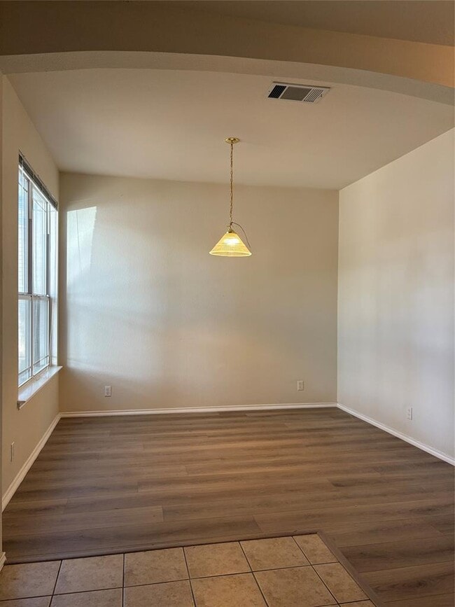 Building Photo - 14304 Sarah Ann Dr