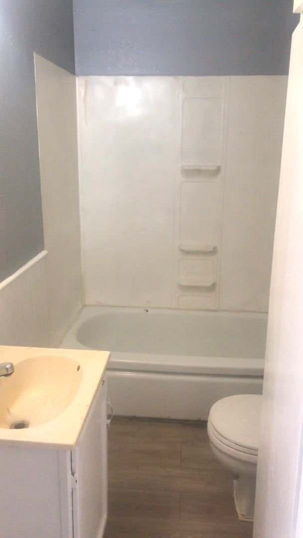 Building Photo - $0 First Month's Rent / $0 Deposit at Move-in