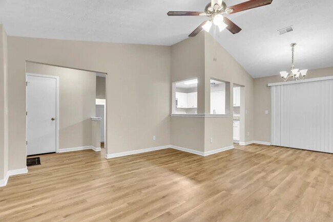 Foto del edificio - 3728 Adamsville Dr SW