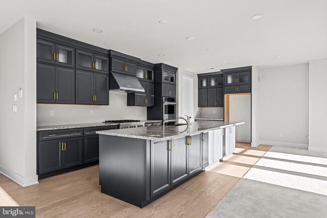 Building Photo - 133 Alroy Rd