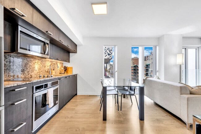 Photo du bâtiment - 50 McCaul St