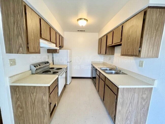 Foto del edificio - 3762 N Cedar Ave