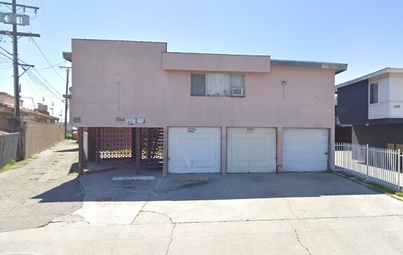 Building Photo - 3368 Louise St