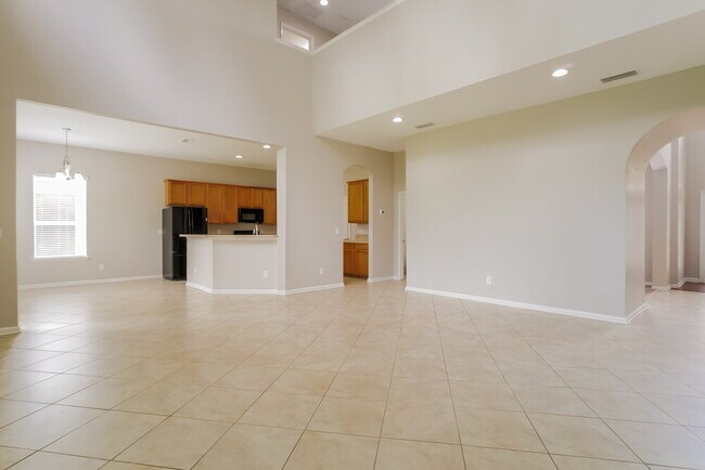 Building Photo - 644 Porta Rosa Circle