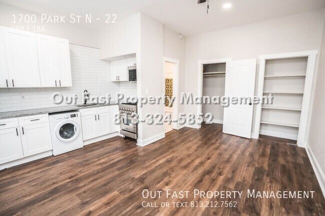 Foto del edificio - 1700 Park St N