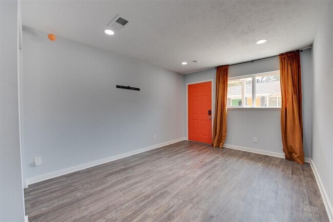 Foto del edificio - 3339 Simmons St