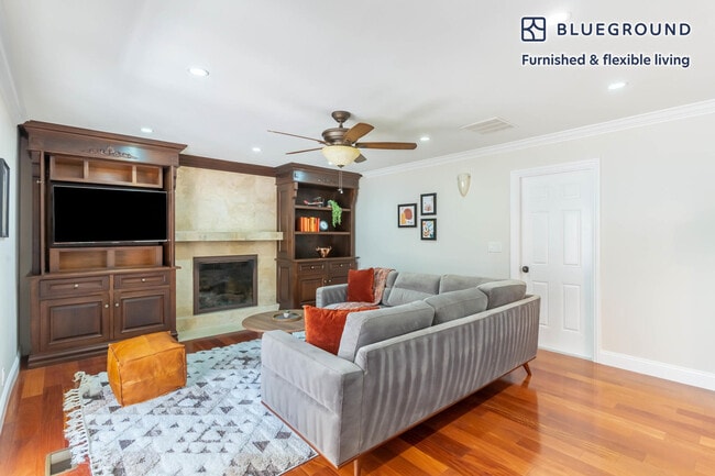 Building Photo - 120 Belvue Dr