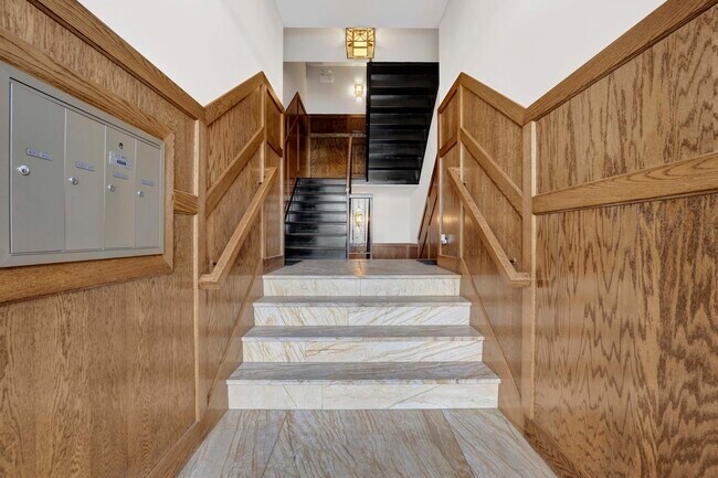 Foto del edificio - 4911 S Calumet Ave