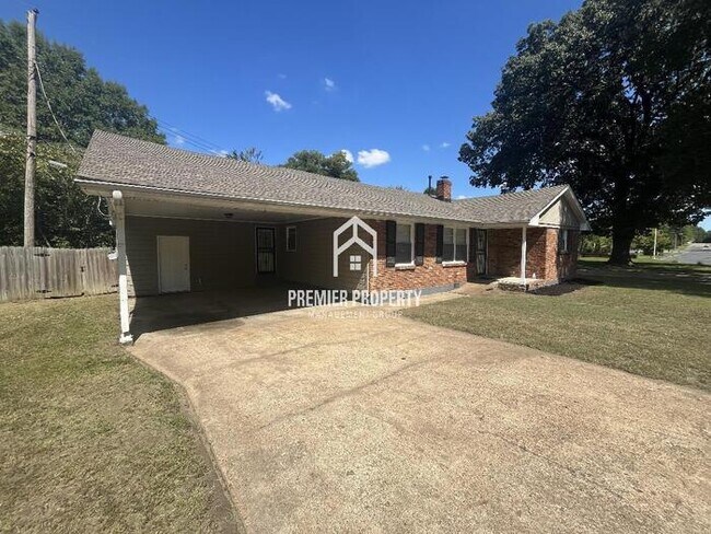 Building Photo - 1720 Goodhaven Dr