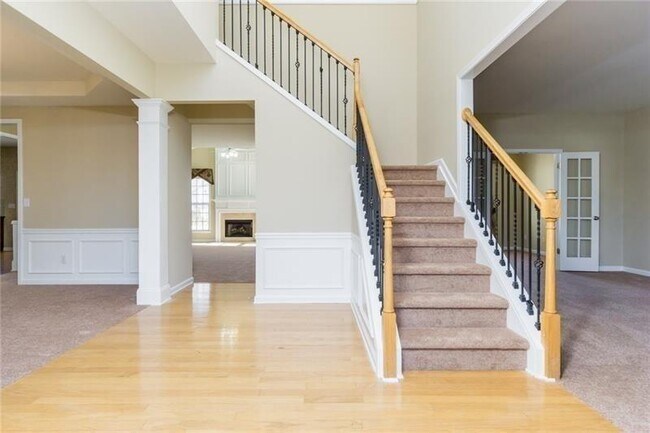 Building Photo - 4987 Rustic Canyon Dr