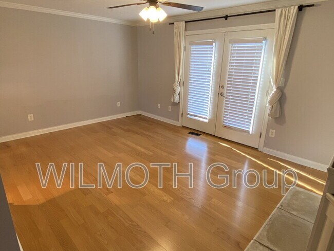 Foto del edificio - 1026 N New Jersey St