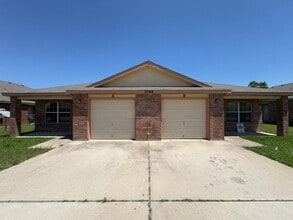 Building Photo - 5304 Lauren Lea Dr
