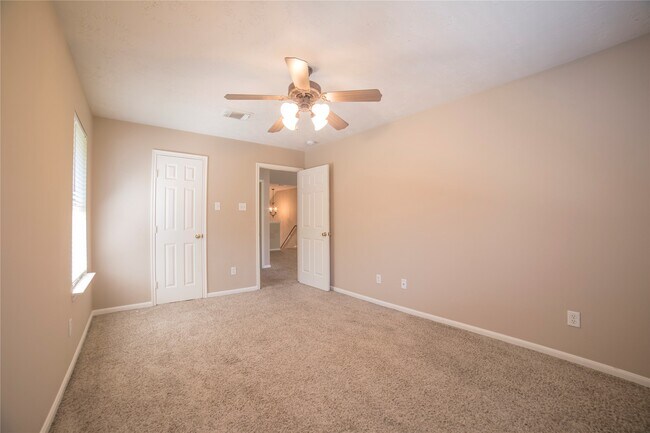 Building Photo - 10035 Magnolia Way