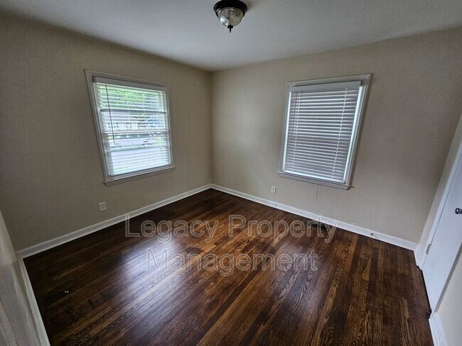 Foto del edificio - 2204 Maywood St