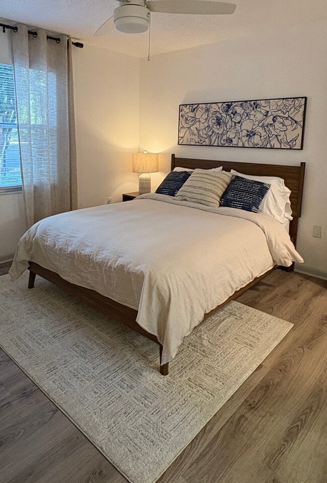 Building Photo - Hunters Run