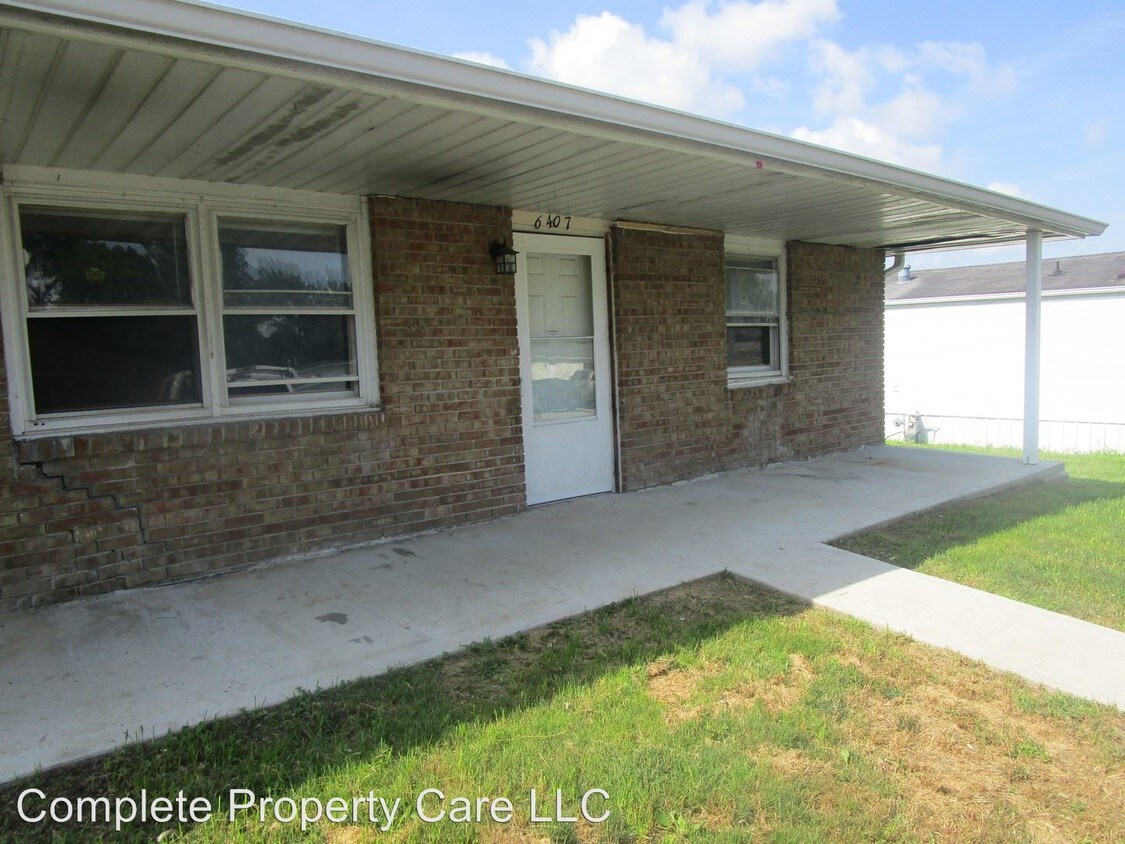 Primary Photo - 6407-6411 E Piccadilly Rd