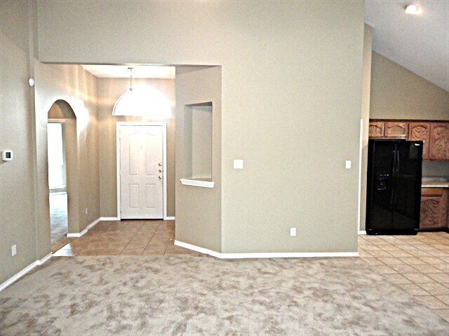 Building Photo - 10613 Big Oak Dr