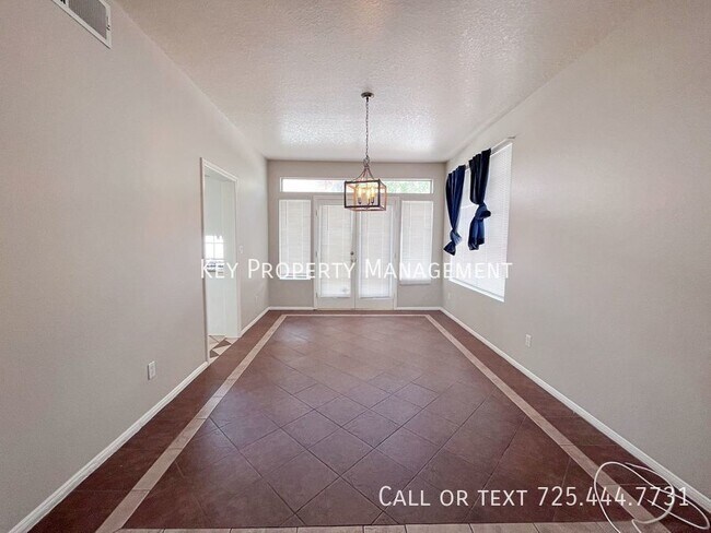 Foto del edificio - 3 BED 2.5 BATH HOME IN THE GUARD GATED PAI...