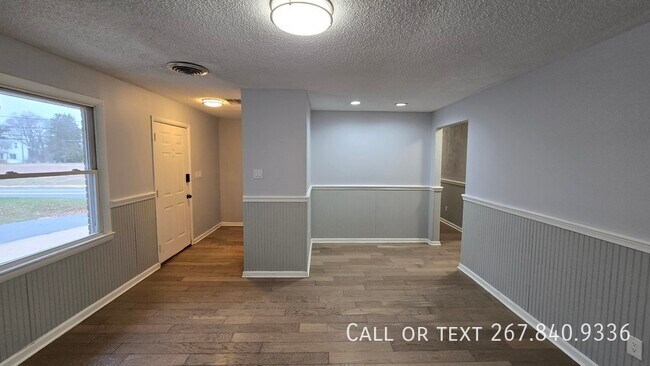 Foto del edificio - 929 Jacksonville Rd