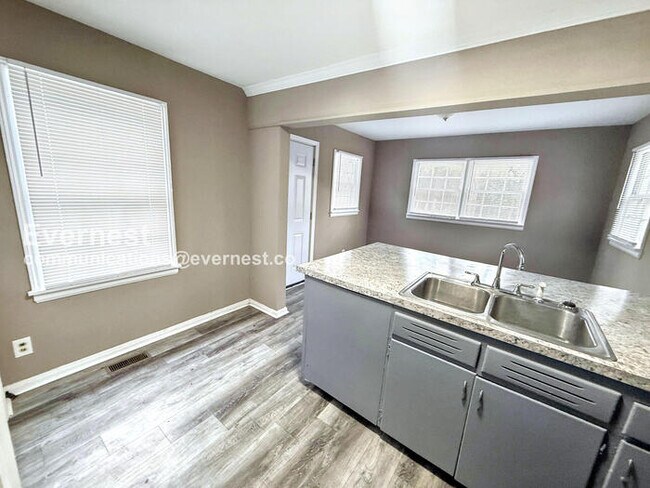 Foto del edificio - 920 80th St S