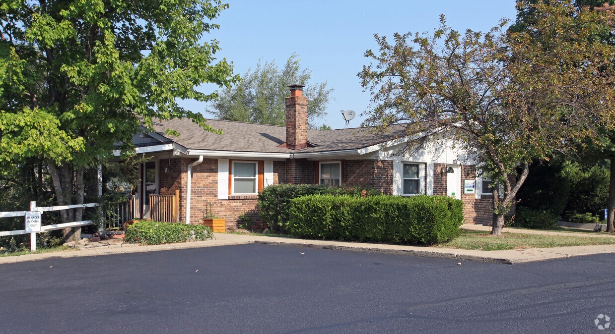 Primary Photo - Mosby's Pointe