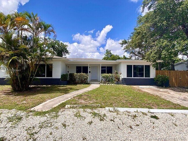 Foto del edificio - 1317 NE 116th St