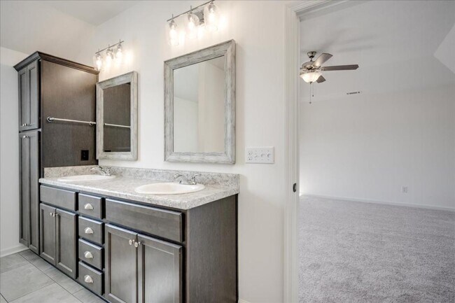 Building Photo - 4507 Raleigh Dr