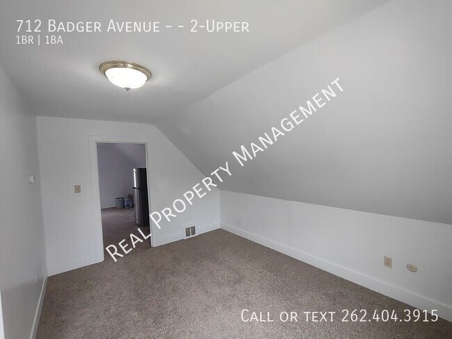 Foto del edificio - 712 Badger Ave