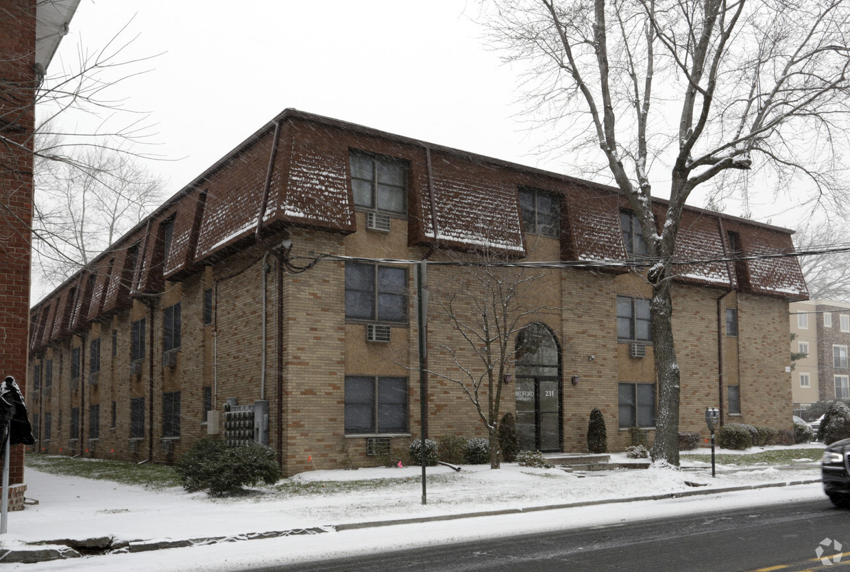 Primary Photo - Bedford Apartments