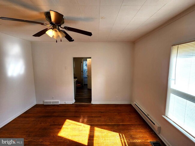 Building Photo - 132 Albemarle Ave