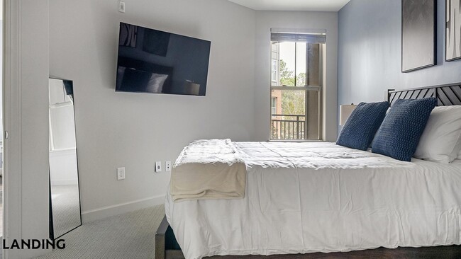 Building Photo - 2420 Peachtree Rd NW