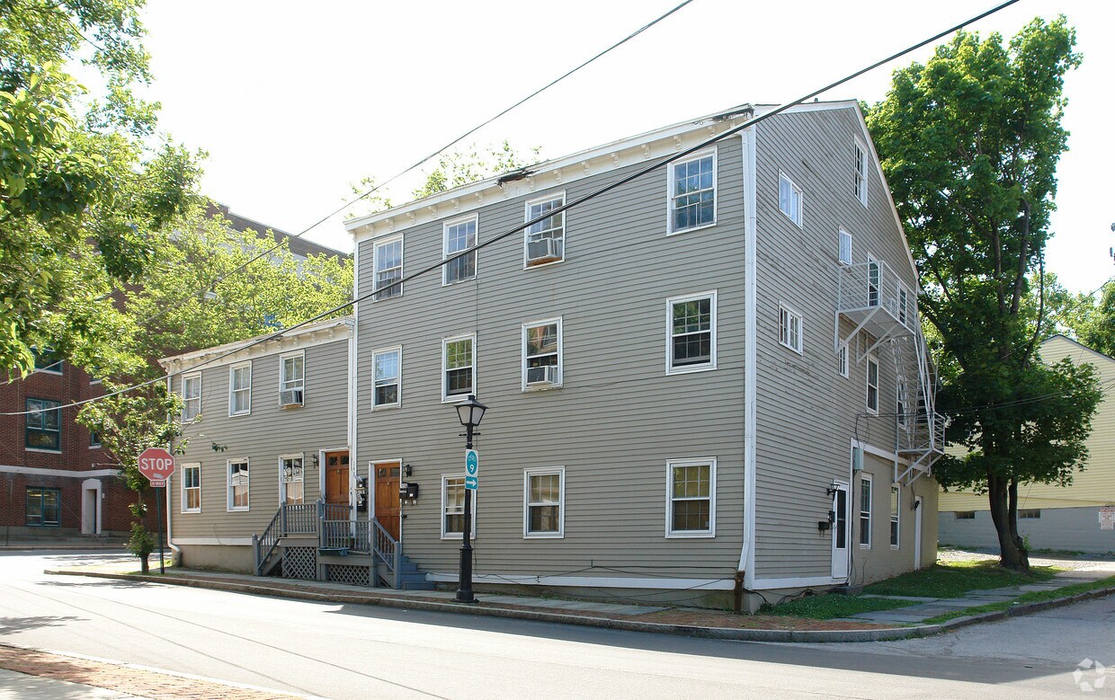 146148 Union St, Poughkeepsie, NY 12601 Apartments in Poughkeepsie