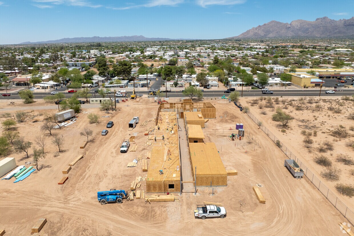 Foto del edificio - Sequoia Transitional Apartments