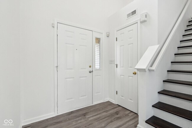 Foto del edificio - 5344 Arbor Creek Dr