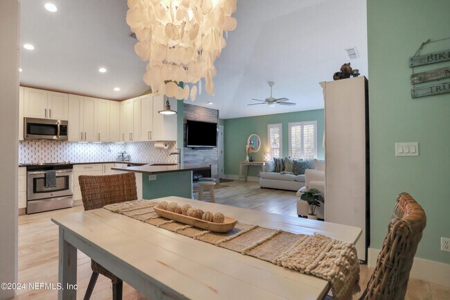 Building Photo - 228 Jardin De Mer Pl