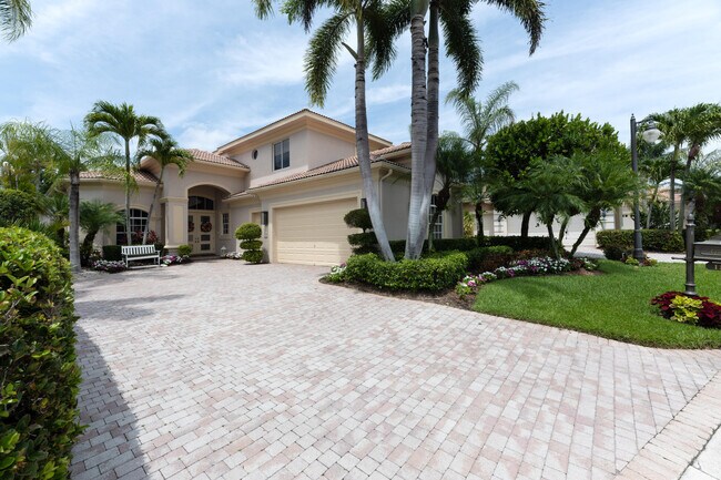 Building Photo - 157 Esperanza Way