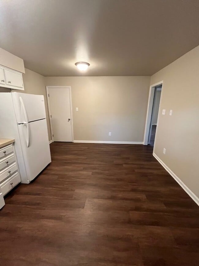 Building Photo - 2-bedroom, 1-bath in Nicholasville, KY