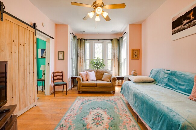 Foto del edificio - 1810 N Albany Ave