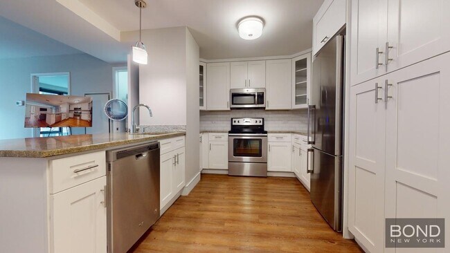 Building Photo - 237 E 34th St