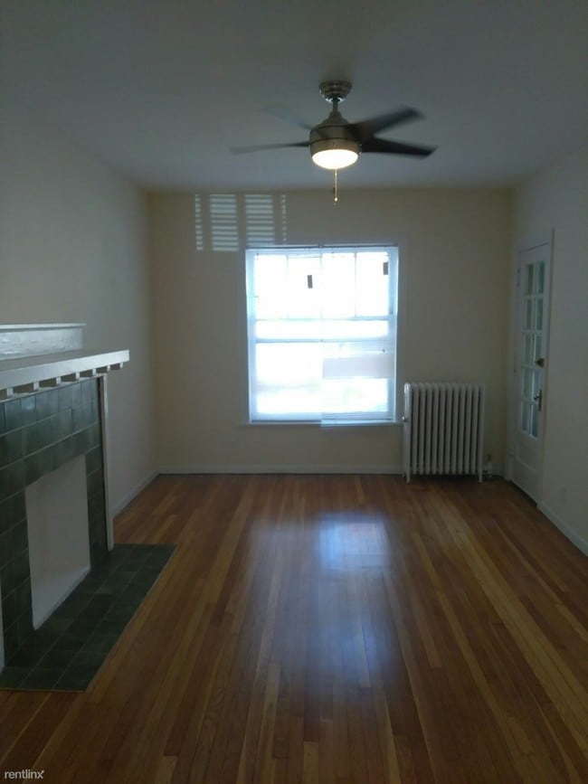Building Photo - 639 W Buckingham Pl