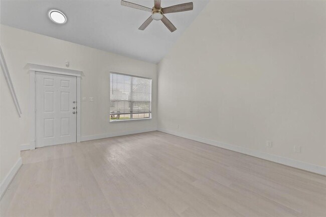 Building Photo - 1430 Suffield Ct