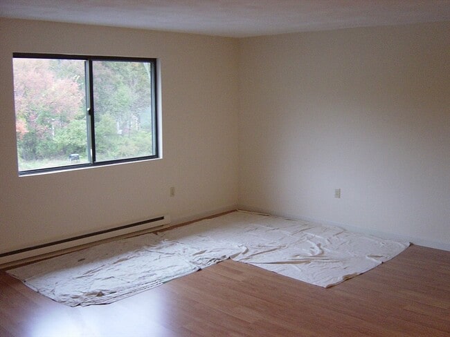Building Photo - 47 Juniper Rd