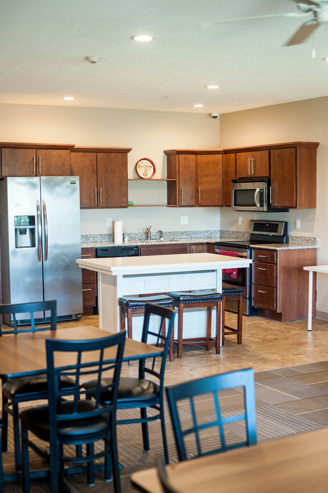 Foto del edificio - Cardinal Creek Apartments