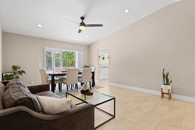 Foto del edificio - 4114 Bay Laurel Way