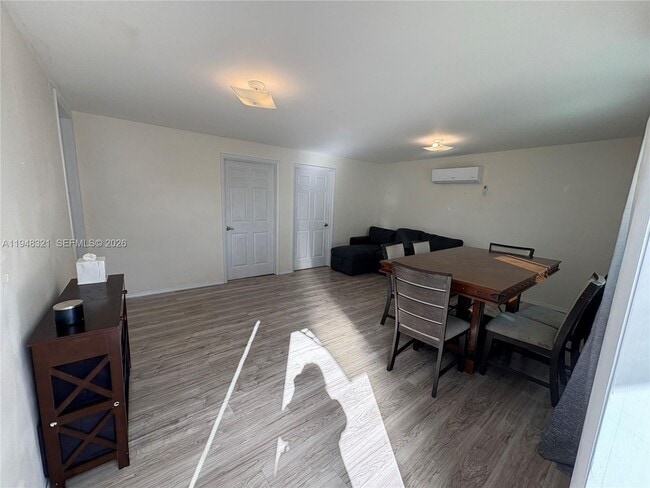 Foto del edificio - 370 NW 188th St