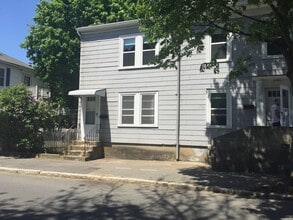 Building Photo - 23 Roundy St