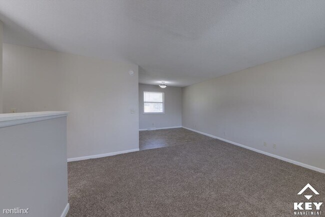 Building Photo - 5 br, 2 bath House - 2975 N Salina Ct