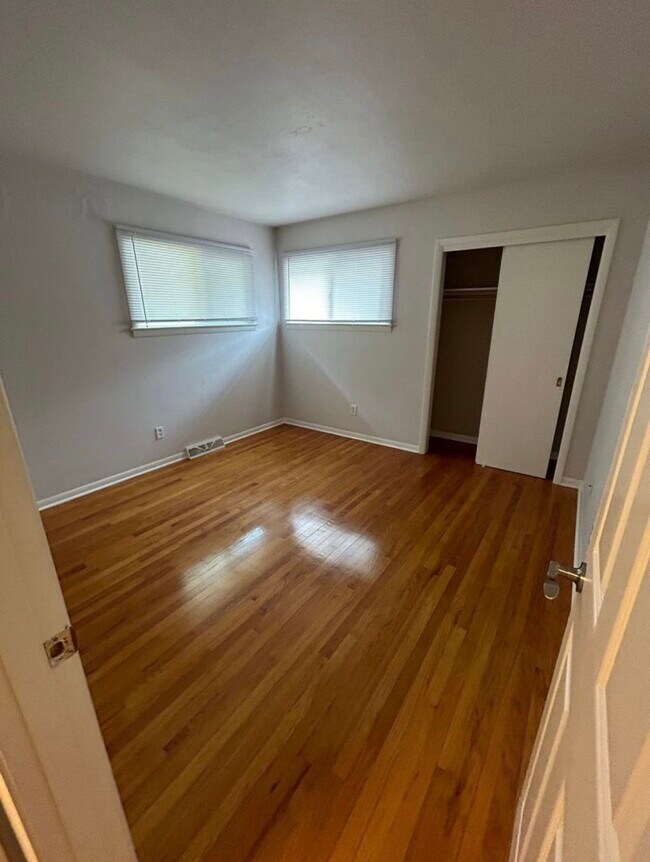 Back bedroom - 421 Freeman St