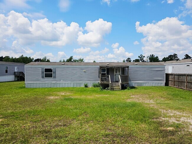 Building Photo - 16618 Fairman Dr